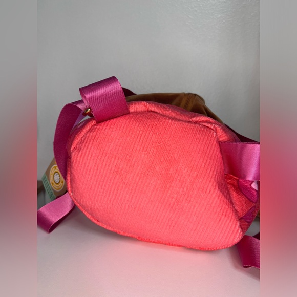 Disney Munchlings Baked Treats Minnie Strawberry Cupcake Backpack NWT 🍓🧁 - Picture 3 of 5